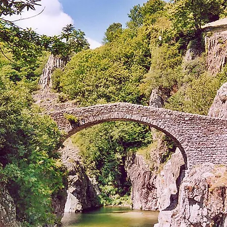 Amazing In Saint-felix-de-lheras Hébergement de vacances *